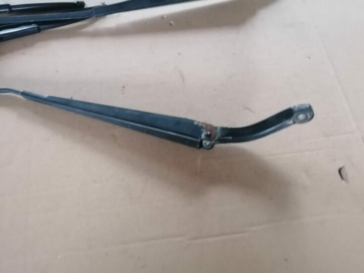Vējstikla slotu turētāju komplekts priekš VOLVO S60 2004