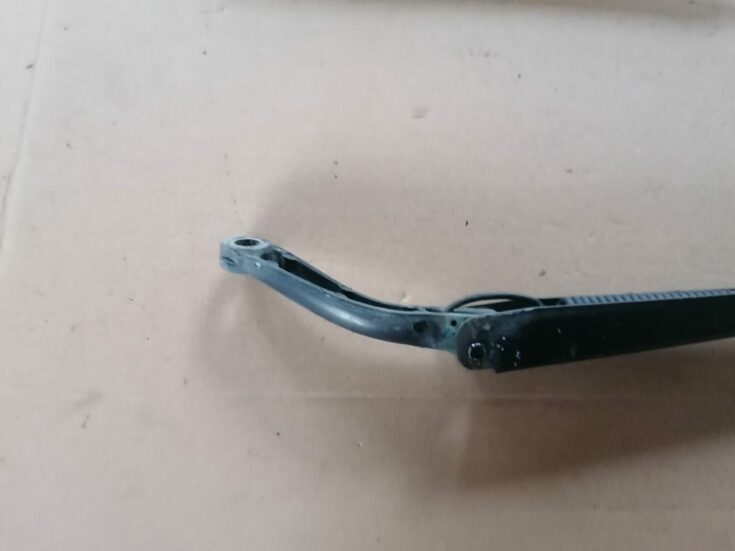 Vējstikla slotu turētāju komplekts priekš VOLVO S60 2004