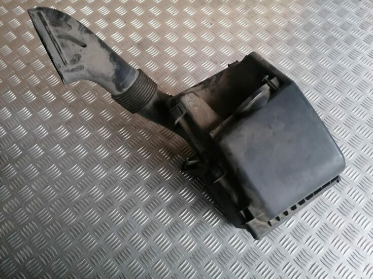 Gaisa filtra korpuss priekš VOLVO S60 2004
