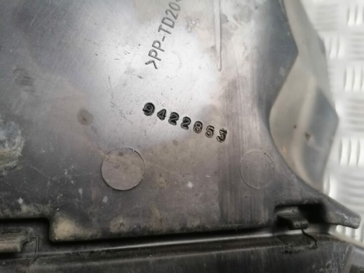 Gaisa filtra korpuss priekš VOLVO S60 2004