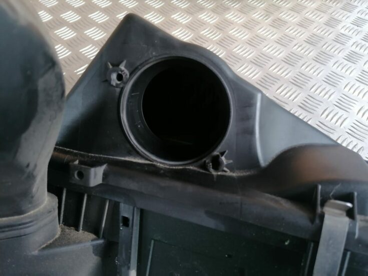Gaisa filtra korpuss priekš BMW 1 E87 2007 GRAPHITE