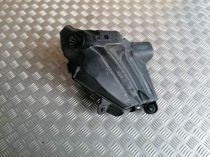 Gaisa filtra korpuss priekš BMW 1 E87 2007 GRAPHITE