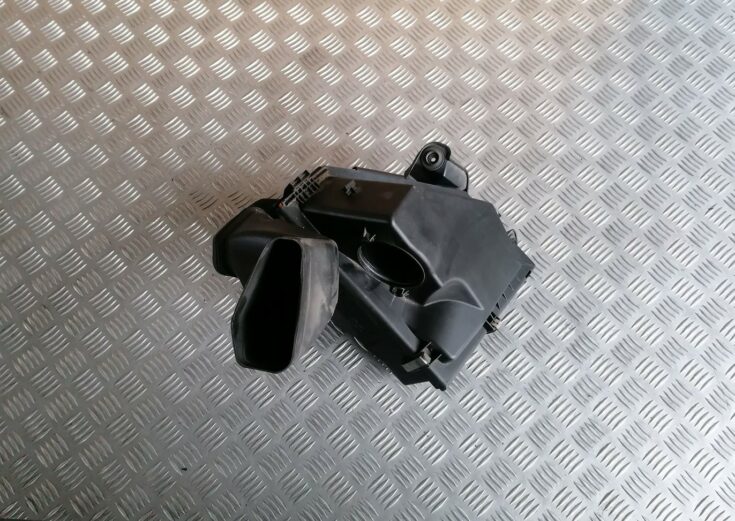 Gaisa filtra korpuss priekš BMW 1 E87 2007 GRAPHITE