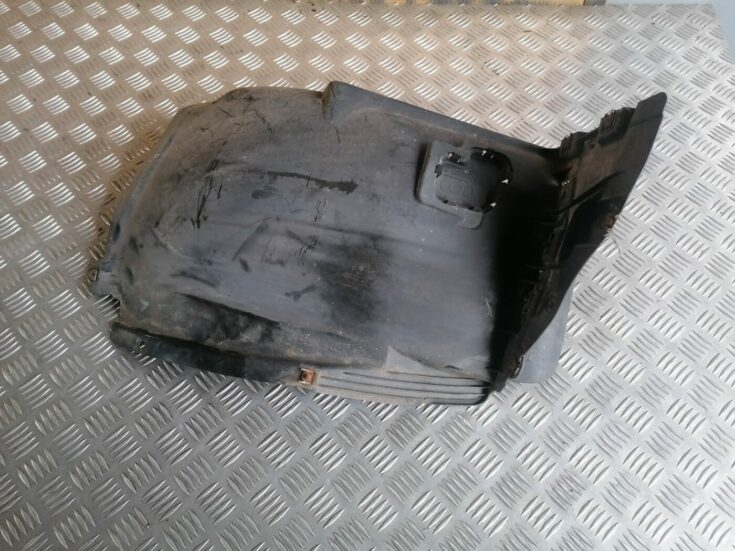 Priekšējais labais paspārns priekš BMW 1 E87 2007 GRAPHITE
