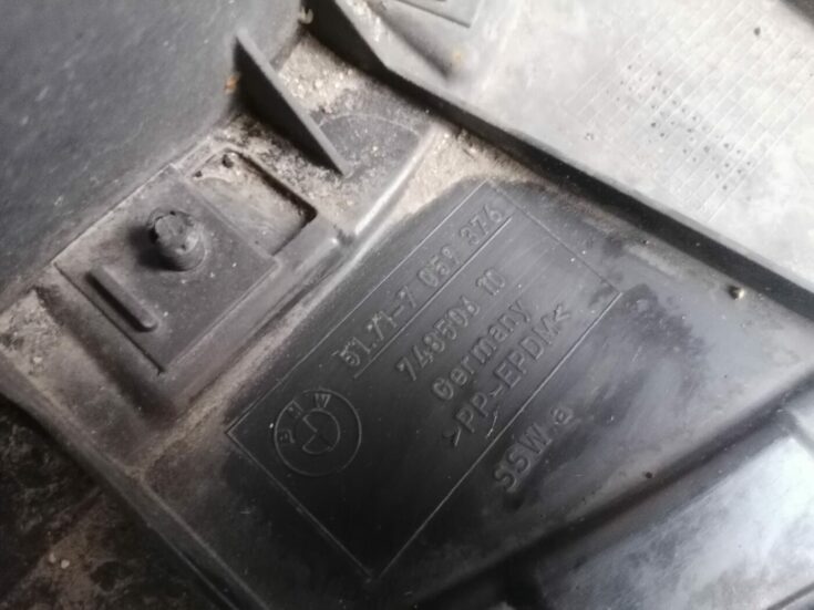 Priekšējais labais paspārns priekš BMW 1 E87 2007 GRAPHITE