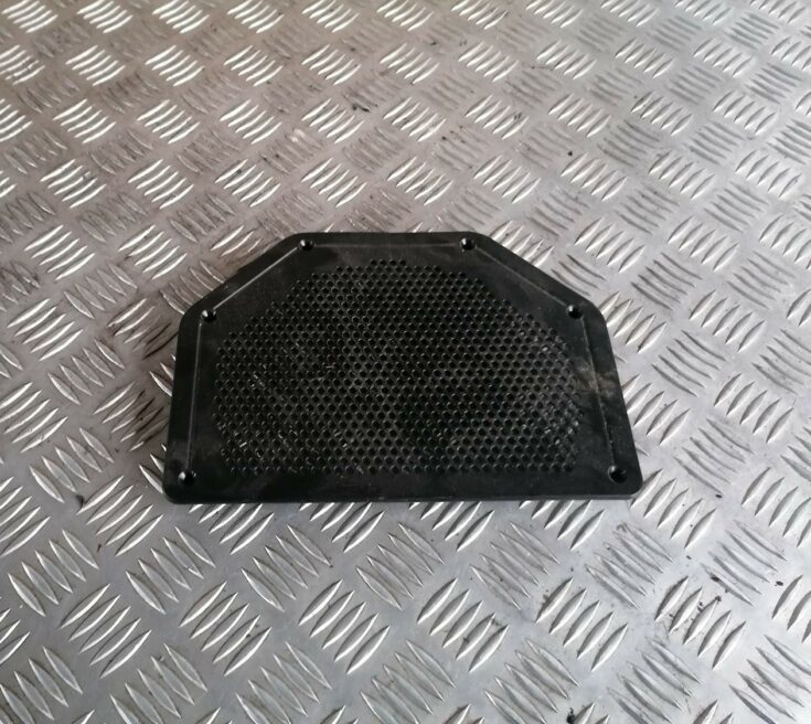 Skaļruņa apdare aizmugurējā plauktā priekš BMW 1 E87 2007 GRAPHITE