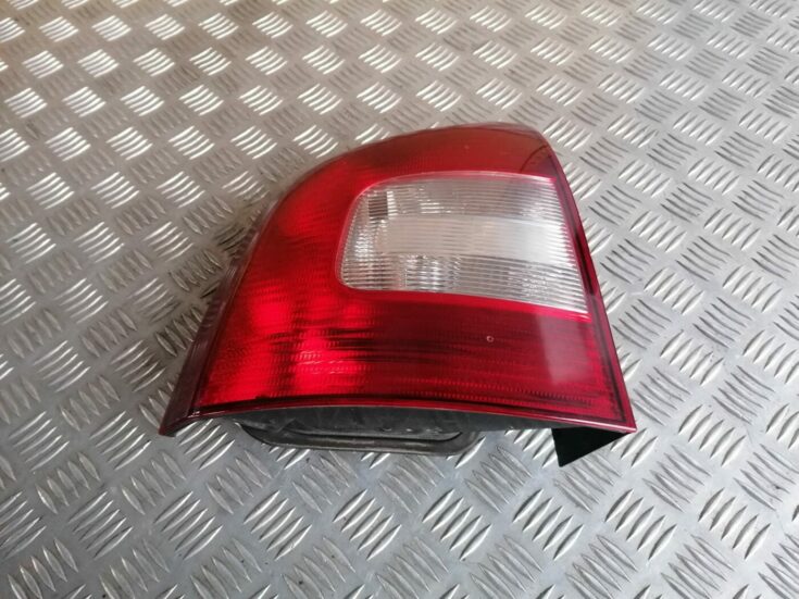 Aizmugurējais kreisais lukturis priekš SKODA OCTAVIA 2012