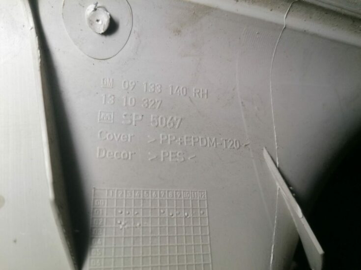 Priekšējas salona statnes apdare priekš OPEL ZAFIRA 2002