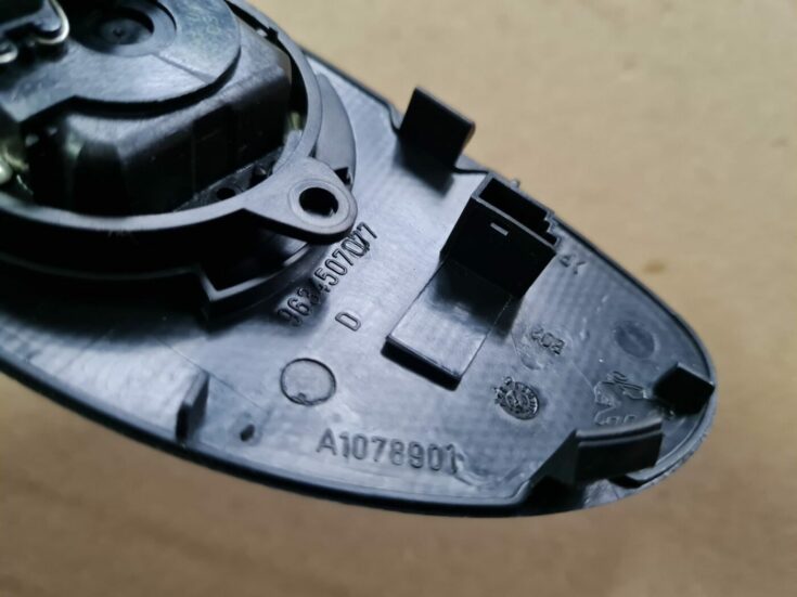 Mērinstrumentu paneļa skaļrunis priekš PEUGEOT 307 2003