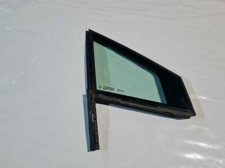 Priekšējais sānu stikls, pa labi priekš CITROEN C4 2006-2