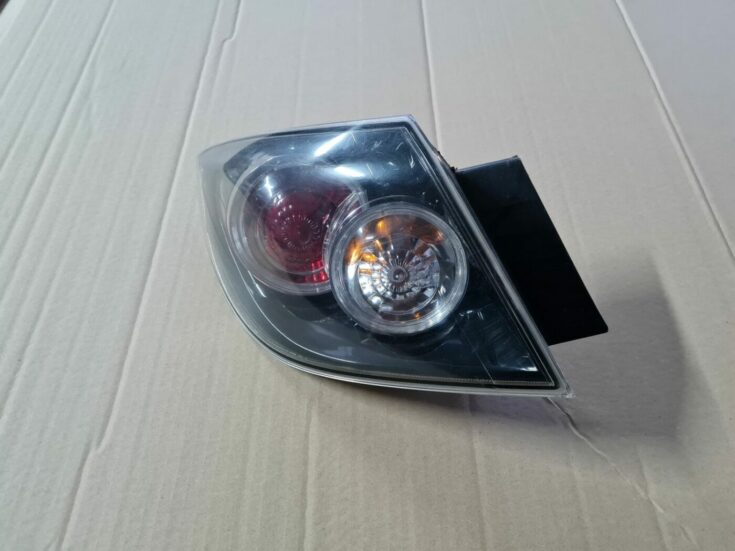 Aizmugurējais kreisais lukturis priekš MAZDA 3 2007