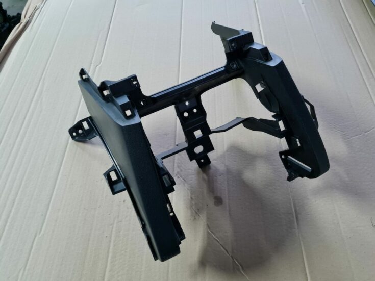 Mērinstrumentu paneļa iekšējā plastmasa priekš MAZDA 3 2007