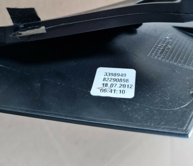 Centrālās konsoles dekoratīvais rāmis priekš OPEL ASTRA J 2013