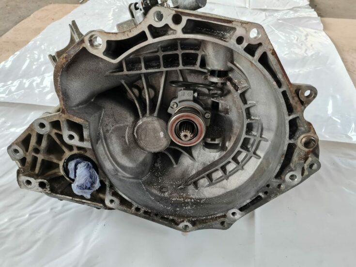 Mehāniska pārnesumkārba priekš OPEL ASTRA J 2013