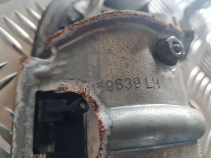 Priekšējāis kreisais durvju rokturis priekš VOLVO V70 2003 SILVER