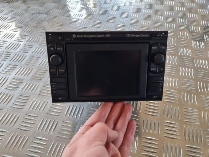 CD/DVD/Navigācijas bloks priekš VW PASSAT 2004 UNIVERSAL GREY