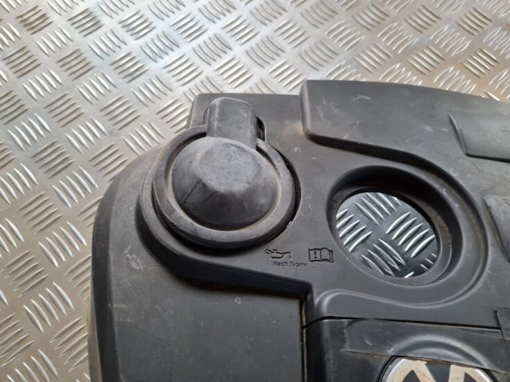 Dzinēja dekoratīvais vāks priekš VW PASSAT 2004 UNIVERSAL GREY