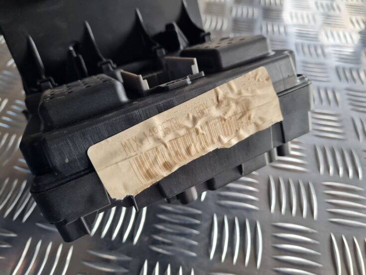Drošinātāju bloks priekš VOLVO S60 2008