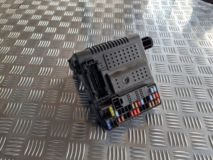 Drošinātāju bloks priekš VOLVO S60 2008