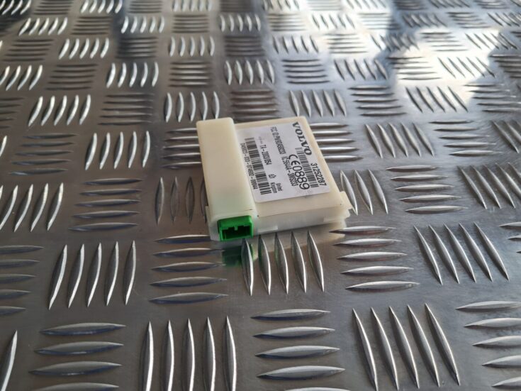 Signalizācijas vadības bloks priekš VOLVO S60 2008