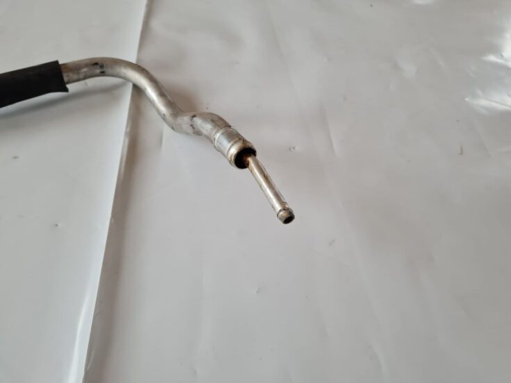 Kartera ventilācijas caurule priekš VOLVO S60 2008