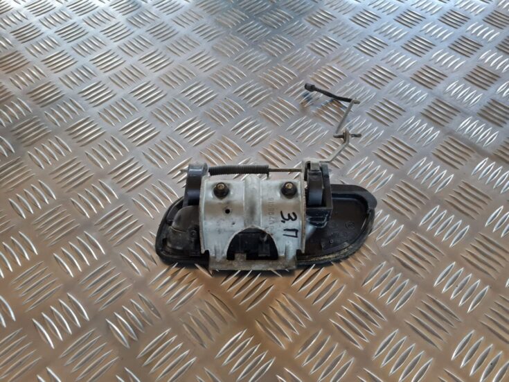 Aizmugurējāis labais durvju rokturis priekš VOLVO V70 2006