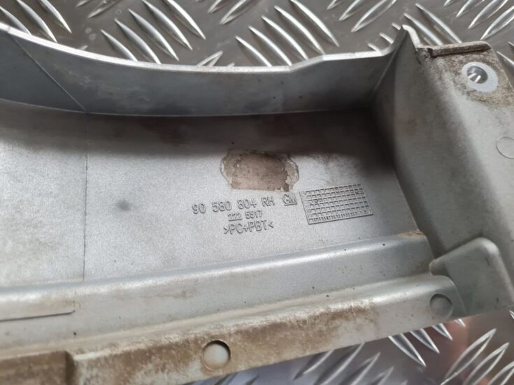 Aizmugurēja bufera uzlika priekš OPEL ZAFIRA 1999