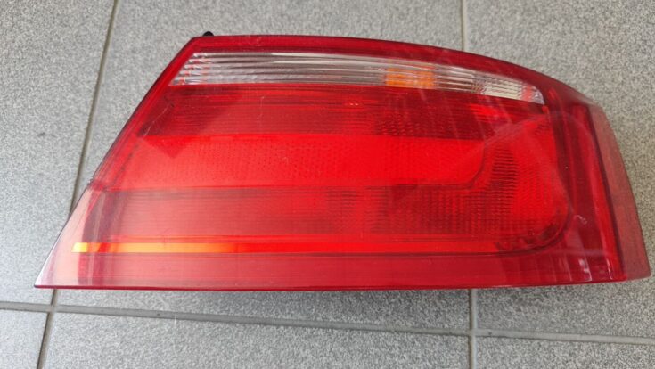 Aizmugurējais labais lukturis priekš AUDI A5 2008