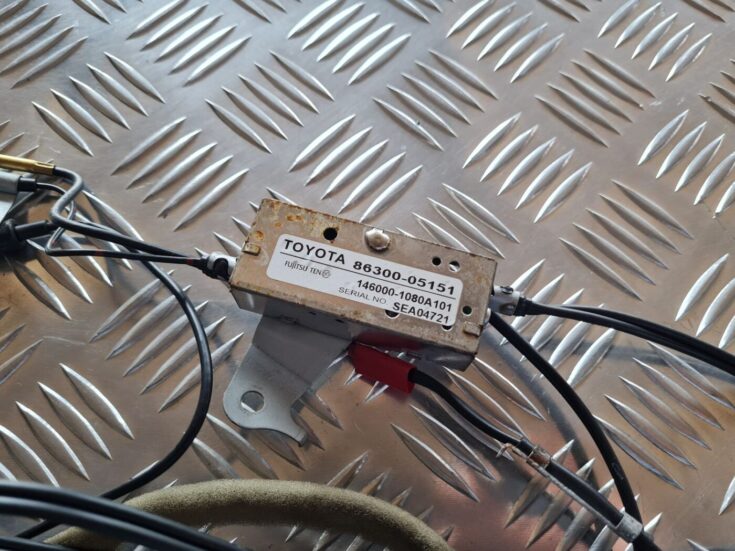 Antenas vadības bloks priekš TOYOTA AVENSIS 2007