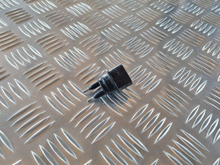 Vējstikla mazgātāja līmeņa sensors priekš AUDI A6 AVANT 2006 S-LINE