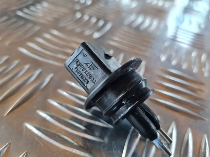Vējstikla mazgātāja līmeņa sensors priekš AUDI A6 AVANT 2006 S-LINE