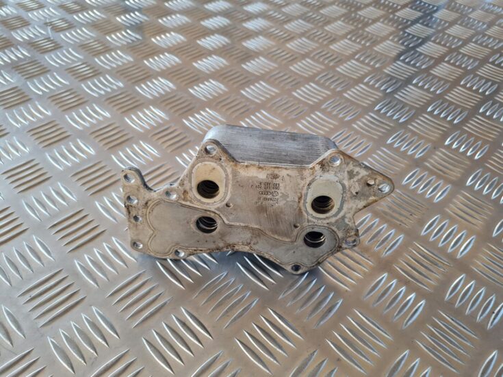 Eļļas radiators priekš AUDI A6 AVANT 2006 S-LINE