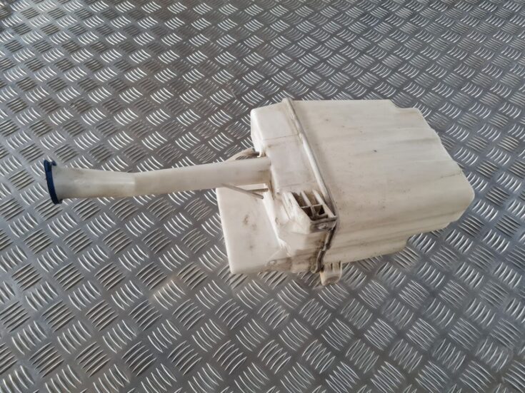 Mazgātāja šķidruma tvertne priekš TOYOTA AVENSIS 2007