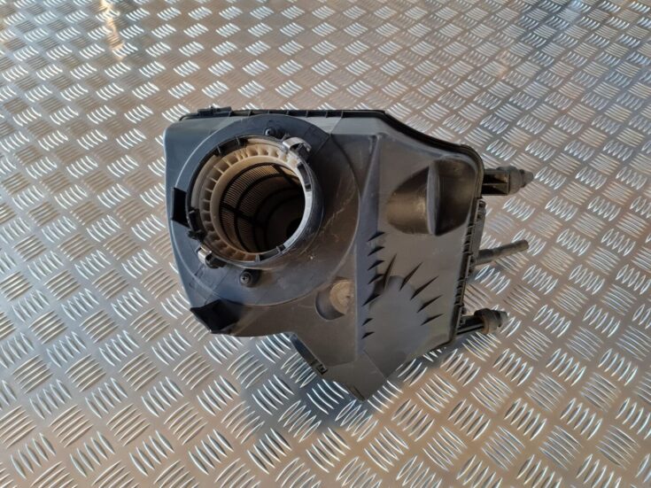 Gaisa filtra korpuss priekš AUDI A6 2008
