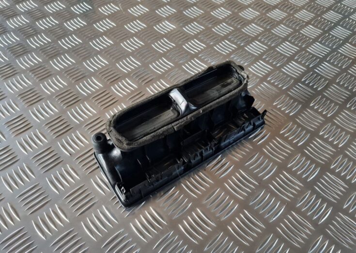 Mērinstrumentu paneļa gaisa vads, centrā priekš VW GOLF IV 1999