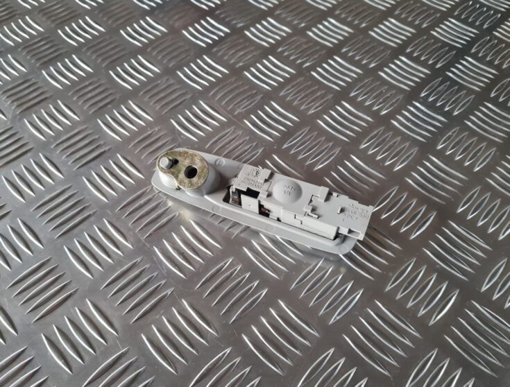 Aizmugurējo sēdvietu apgaismojums priekš VW GOLF IV 1999