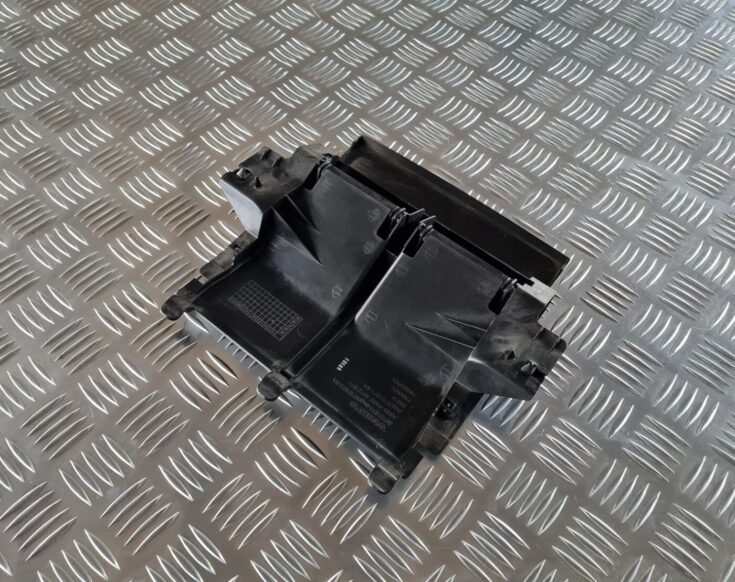 Aizmugurēja sēdekļa atzveltnes plastmasas uzlika priekš VOLVO S80 2007 Black