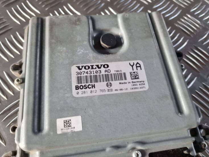 Dzinēja vadības bloks priekš VOLVO S80 2007 Black
