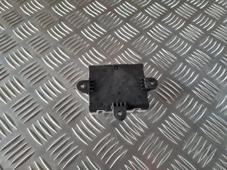 Priekšējo labo durvju vadības bloks priekš VOLVO S80 2007 Black