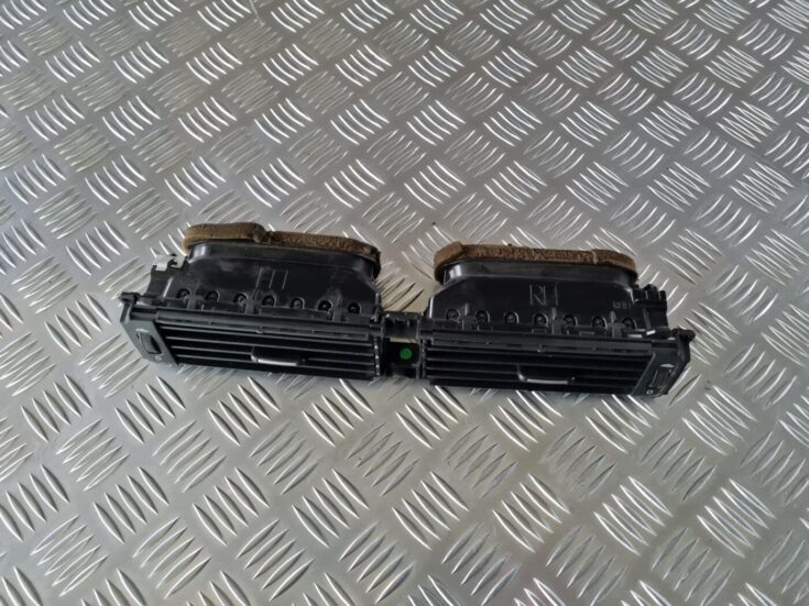 Mērinstrumentu paneļa gaisa vads, centrā priekš VOLVO S80 2007 Black