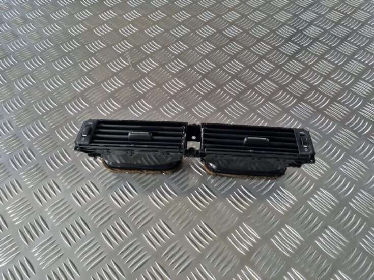 Mērinstrumentu paneļa gaisa vads, centrā priekš VOLVO S80 2007 Black