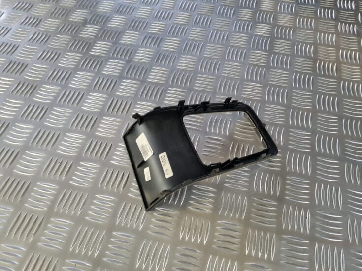 Dekoratīvs rāmis pārnesumu selektoram priekš VOLVO S80 2007 Black