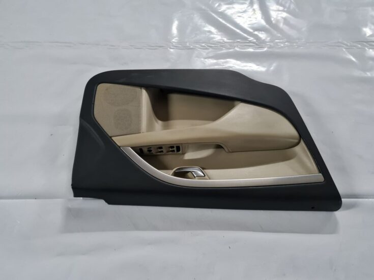 Priekšējo kreiso durvju apdare priekš VOLVO S80 2007 Black