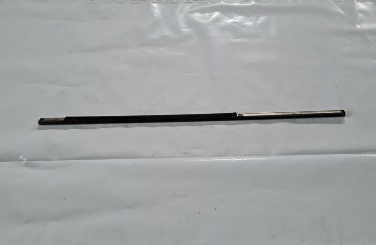 Aizmugurējo labo durvju moldings priekš VOLVO S80 2007 Black