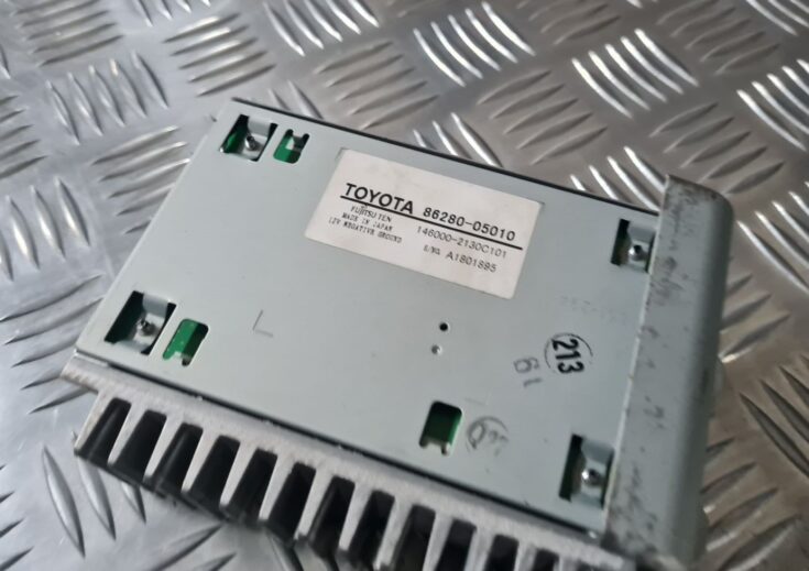 Audio pastiprinātāja bloks priekš TOYOTA AVENSIS 2010
