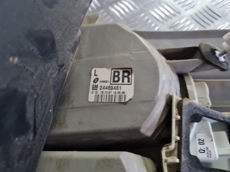 Aizmugurējais kreisais lukturis priekš OPEL VECTRA C 2008