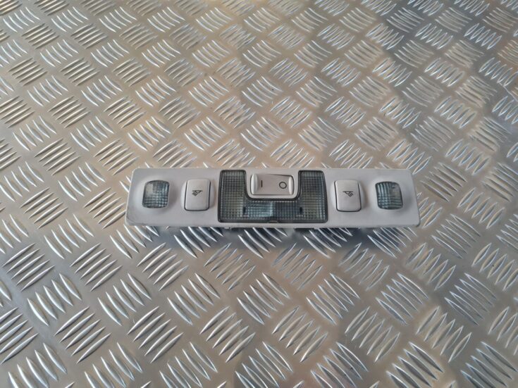 Aizmugurējo sēdvietu apgaismojums priekš AUDI A6 1998