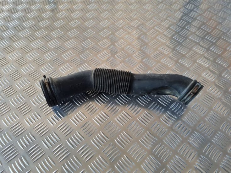 Gaisa ieplūdes šļūtene priekš AUDI A6 1998