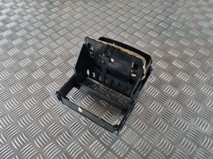 Mērinstrumentu paneļa gaisa vads, centrā priekš AUDI 80 1991