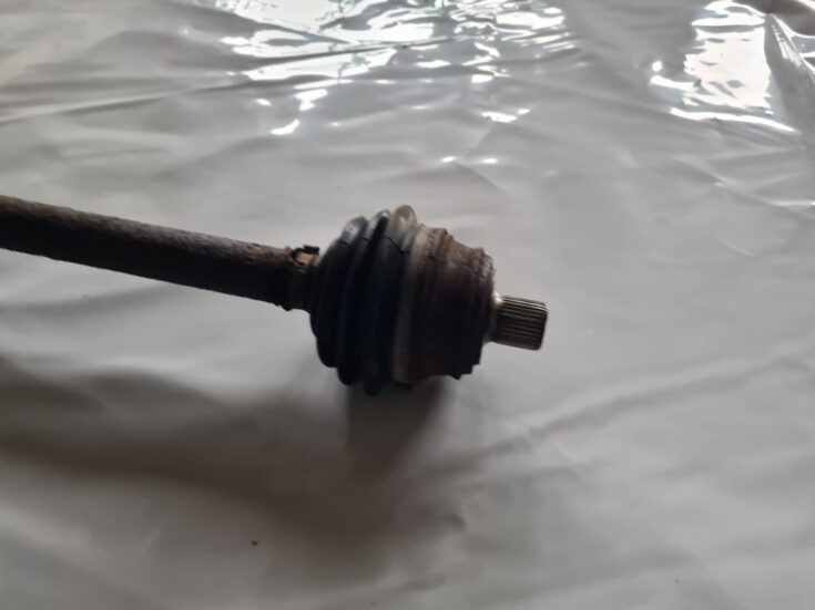 Pusass priekšējā kreisā priekš AUDI 80 1991